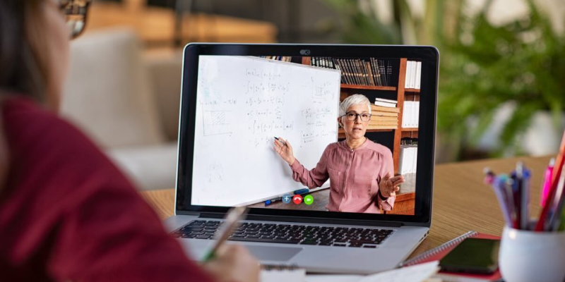 The Benefits of Online Learning for Real Estate Professionals